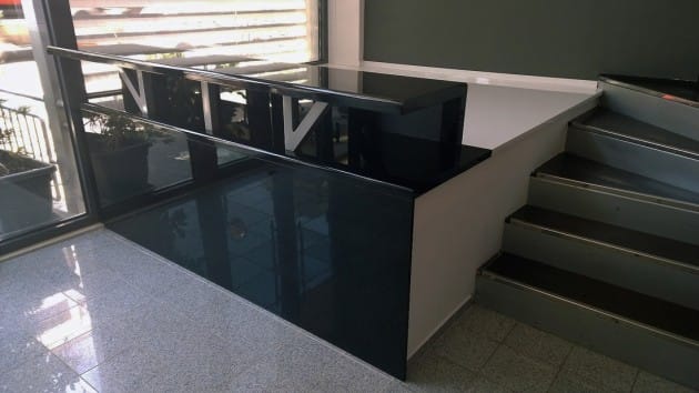 Ιωνικη βιτρίνα